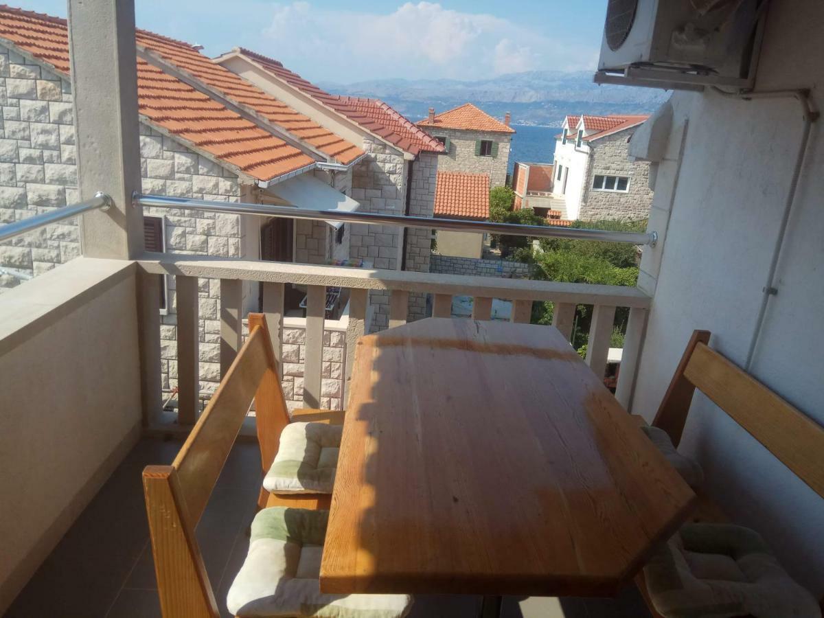 Apartmani Banic Apartman 5 Postira Exterior foto